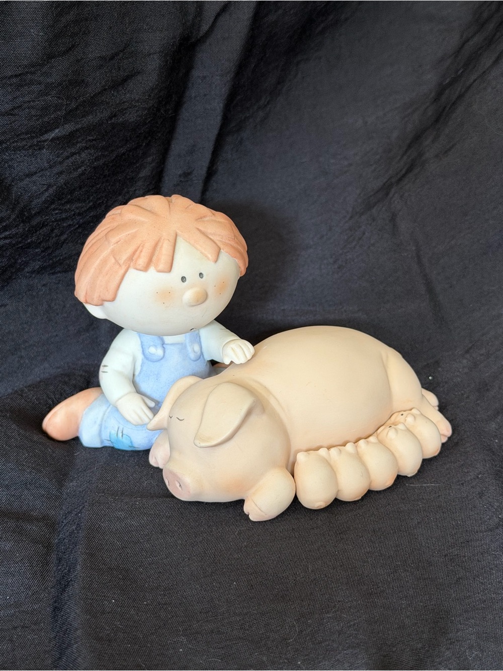 Bumkins Ceramic Child with sow and piglets